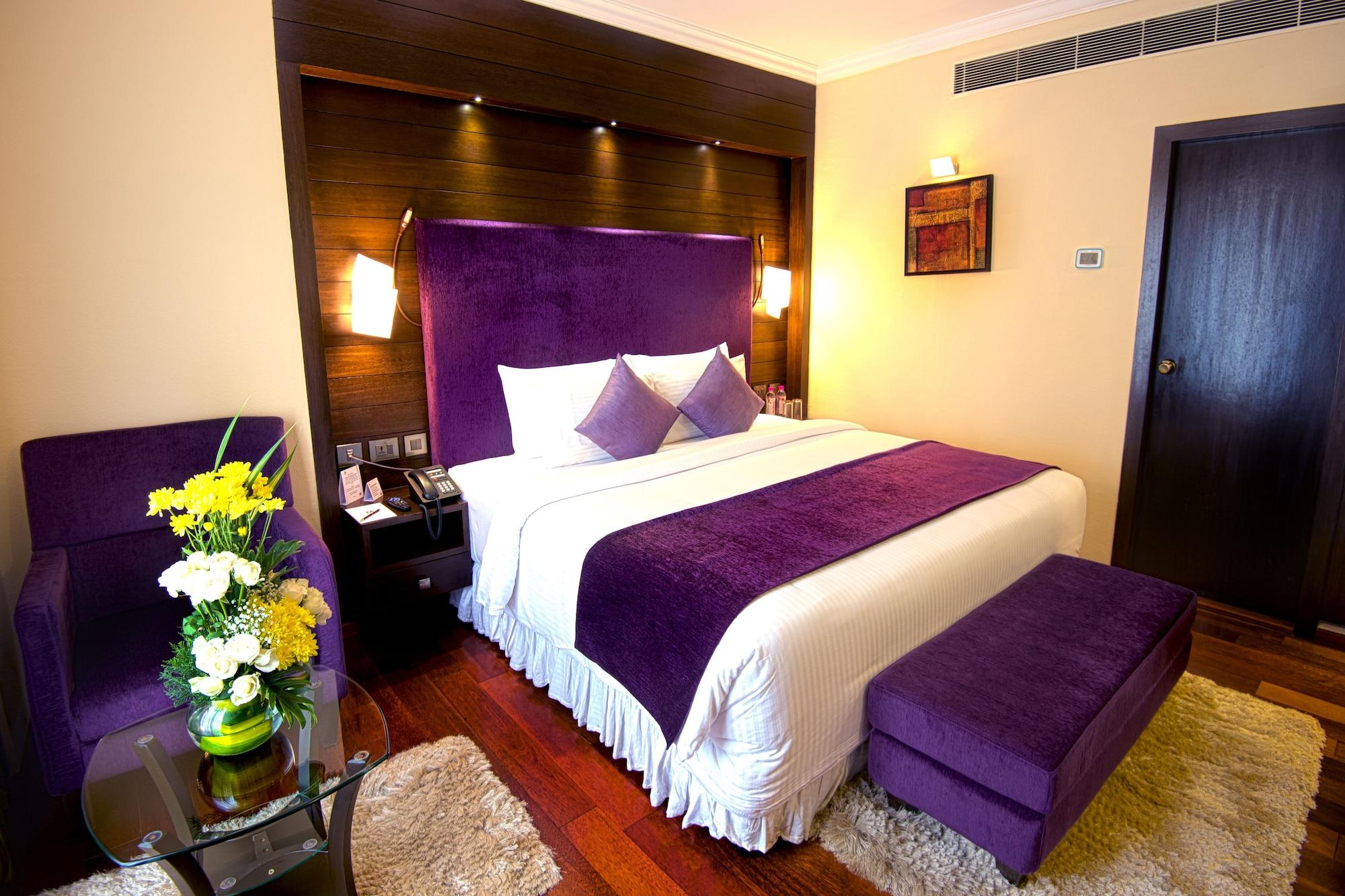Sterlings Mac Hotel Bangalore Exterior photo